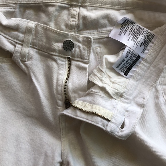 White Levi Skinny Ankle jean - Picture 6 of 9